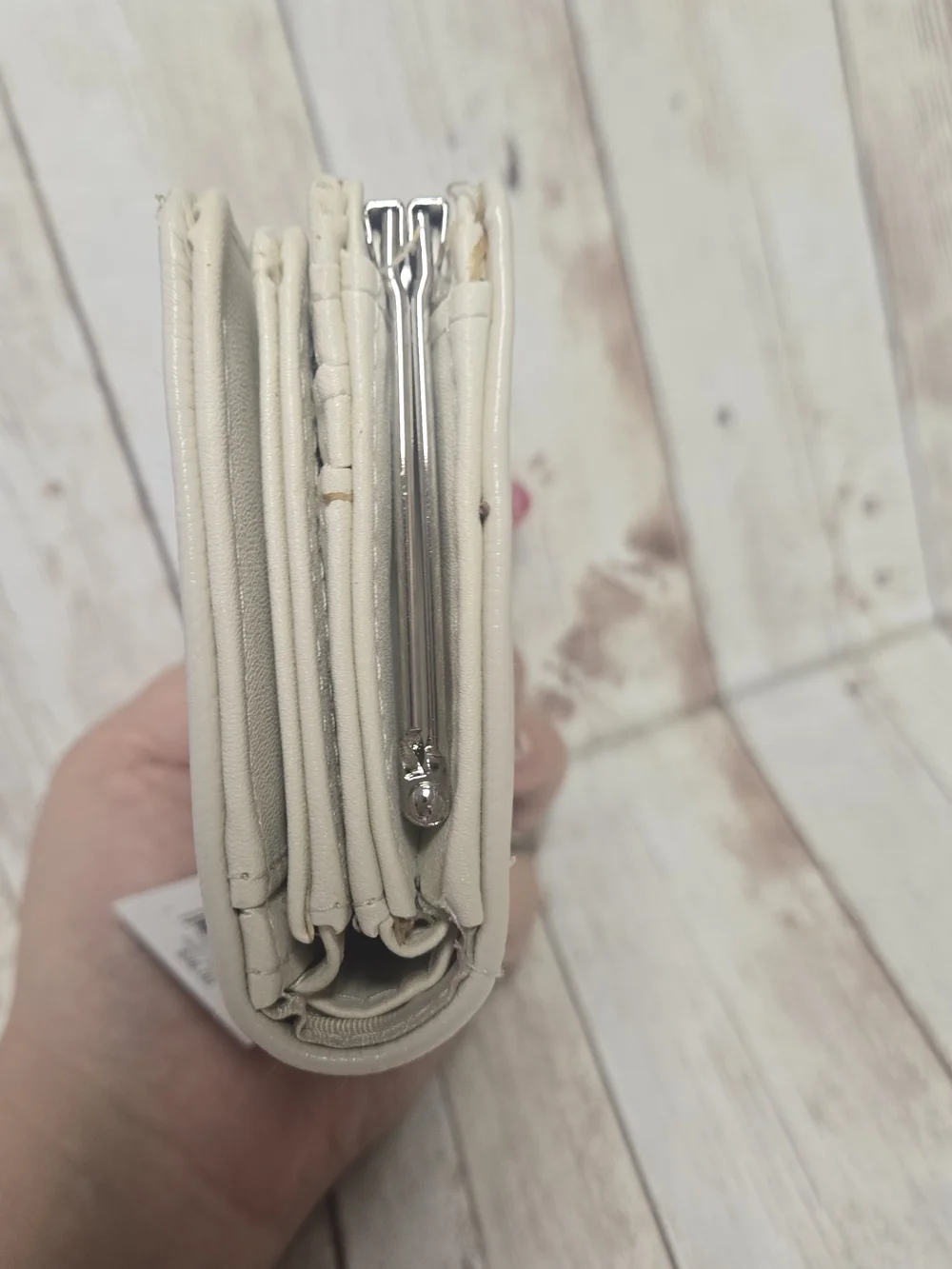 APT. 9 Abbey Indexer RFID Blocking Wallet Bone Cream NWT Safe Keeper - Picture 9 of 13